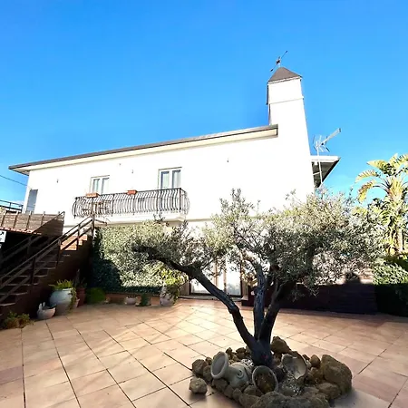 فندق مبيت وإفطار Eyexei Domus