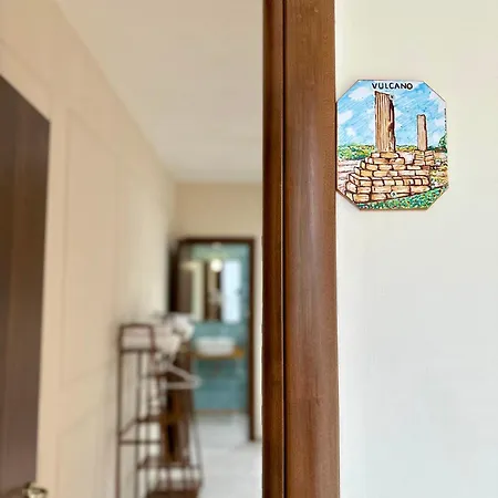 فندق مبيت وإفطار Eyexei Domus أغريجنتو